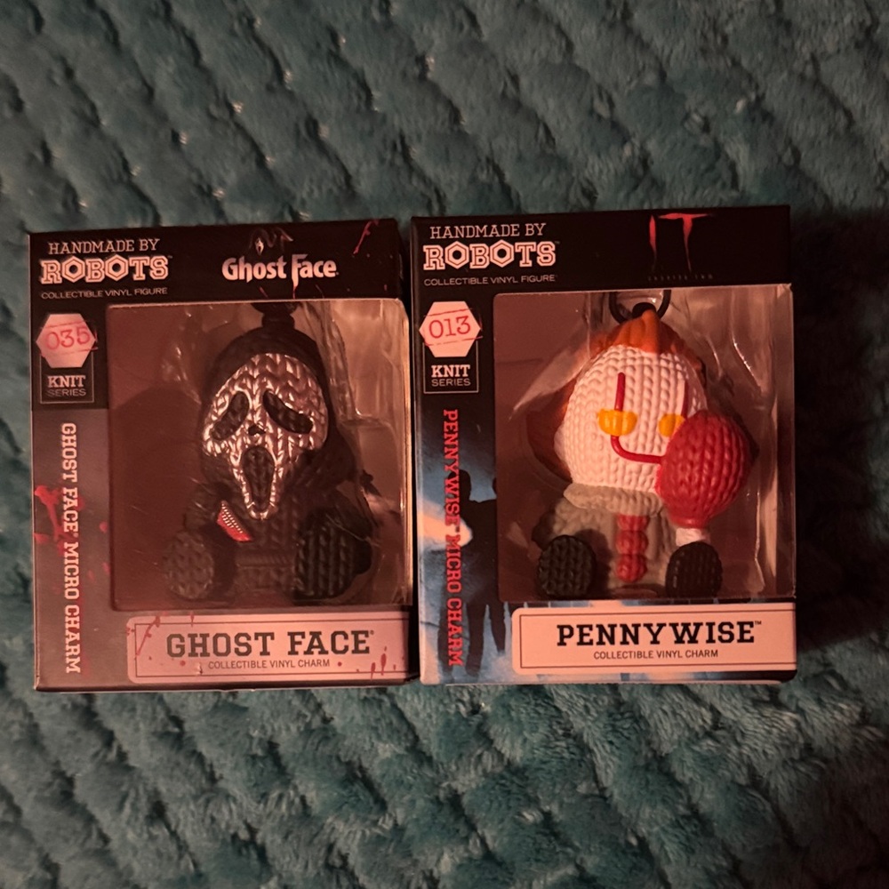 Ghost Face 35 and Pennywise 13 Collectible Vinyl Figures Set Knit Series Charms
